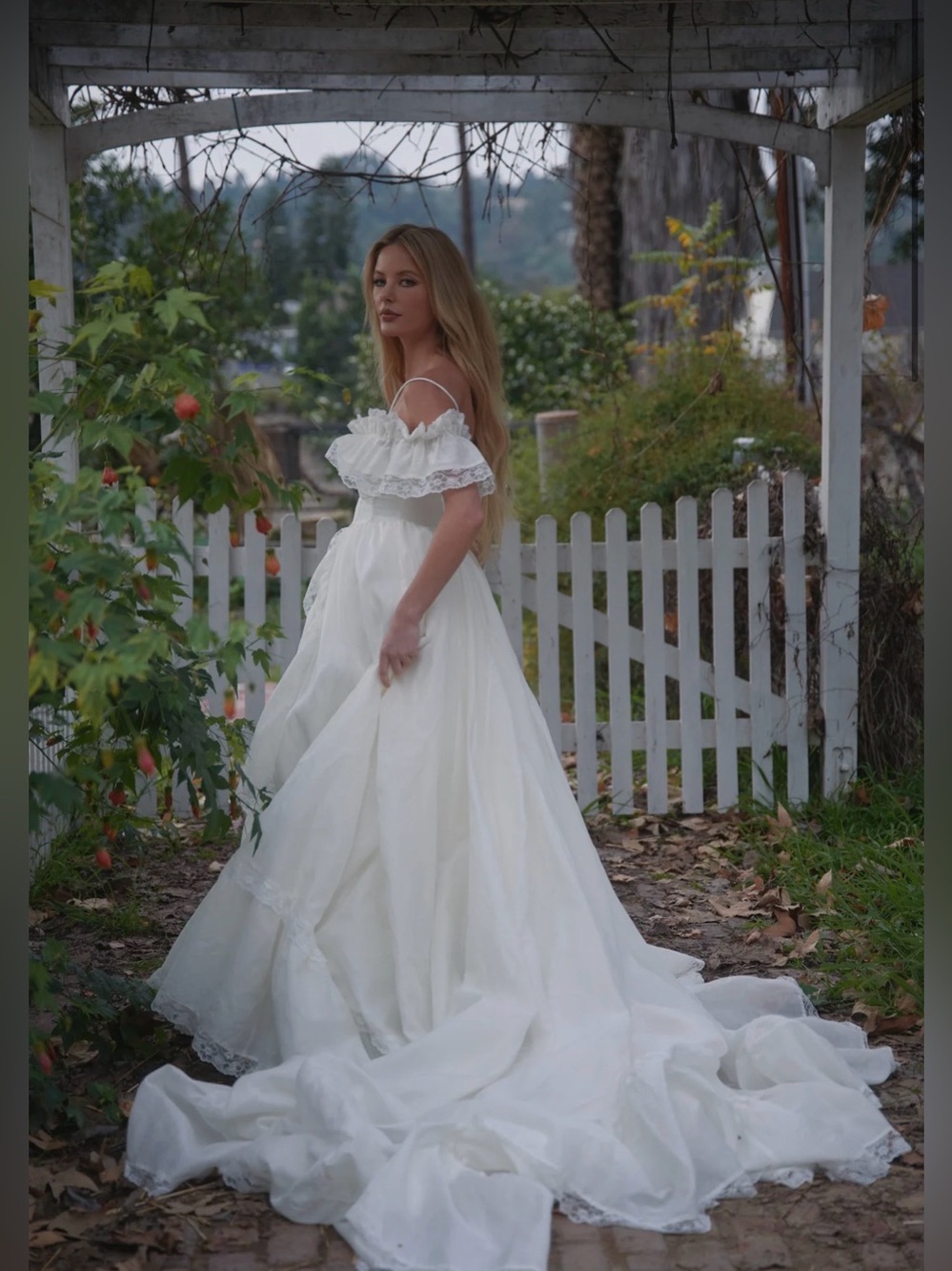 Selkie My Beloved Gown - Picture 4 of 7